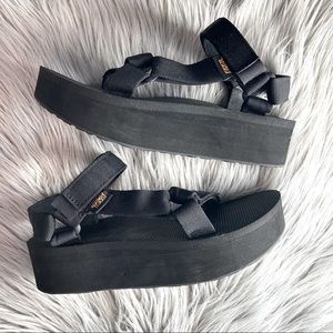 Teva Flatform Universal Sandal